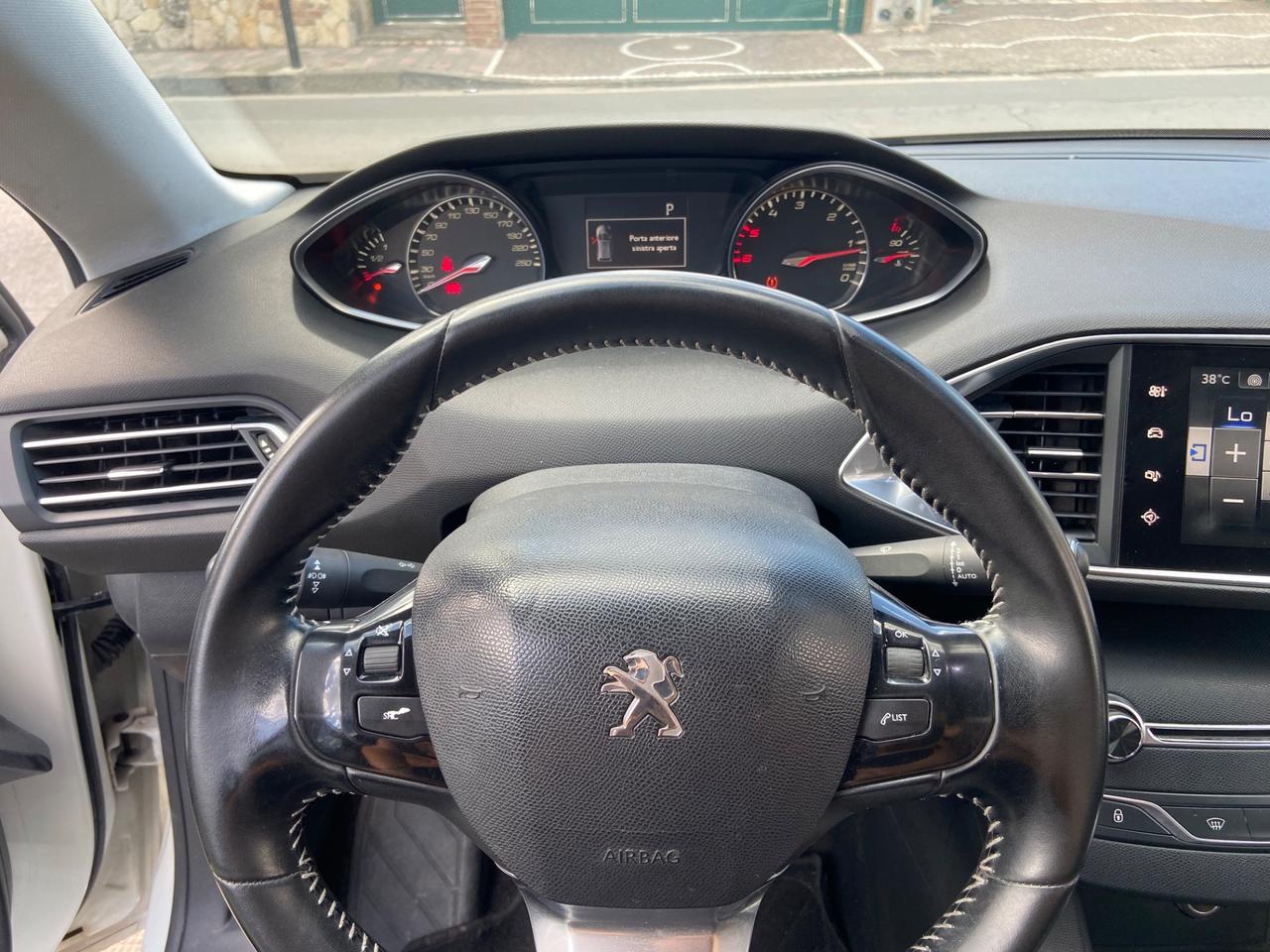 Peugeot 308 BlueHDi 150 S&S Allure … automatica