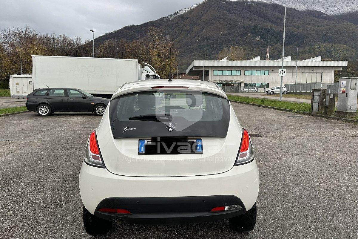 LANCIA Ypsilon 0.9 TwinAir 85 CV 5 porte Metano Ecochic Silver