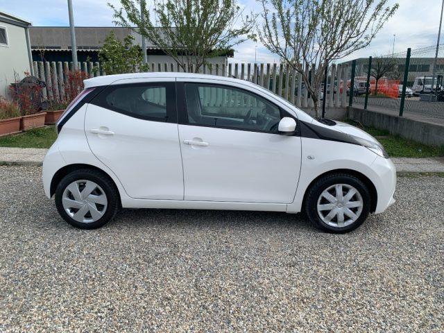 TOYOTA Aygo 1.0 VVT-i 69 CV 5 porte x-clusiv MMT