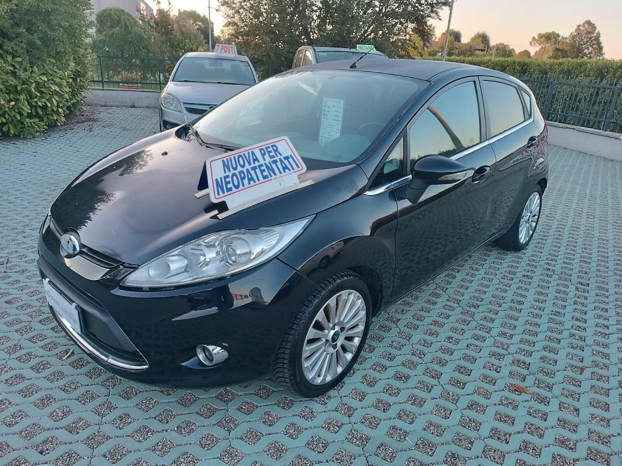Ford Fiesta 1.2 Benzina-NEOPAT-132.000-2009
