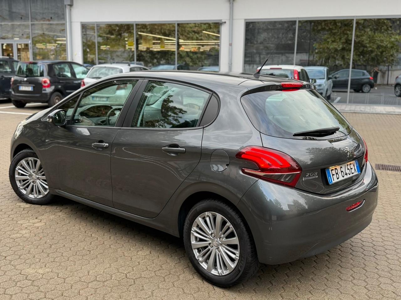 Peugeot 208 1.4hdi 75cv Diesel - euro6 - 2016
