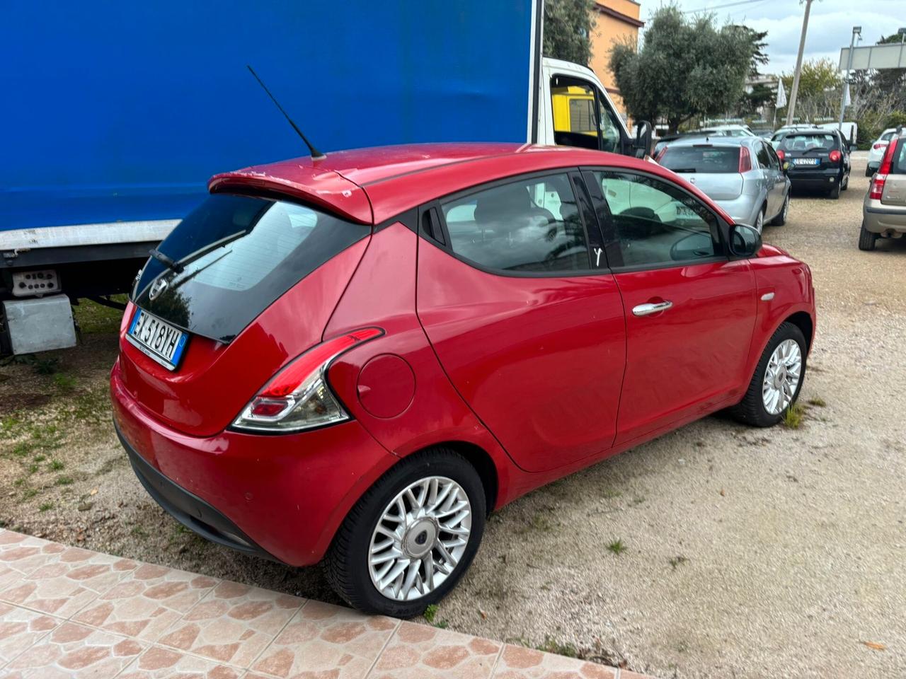 Lancia Ypsilon 0.9 TwinAir 85 CV 5 porte S&S Gold