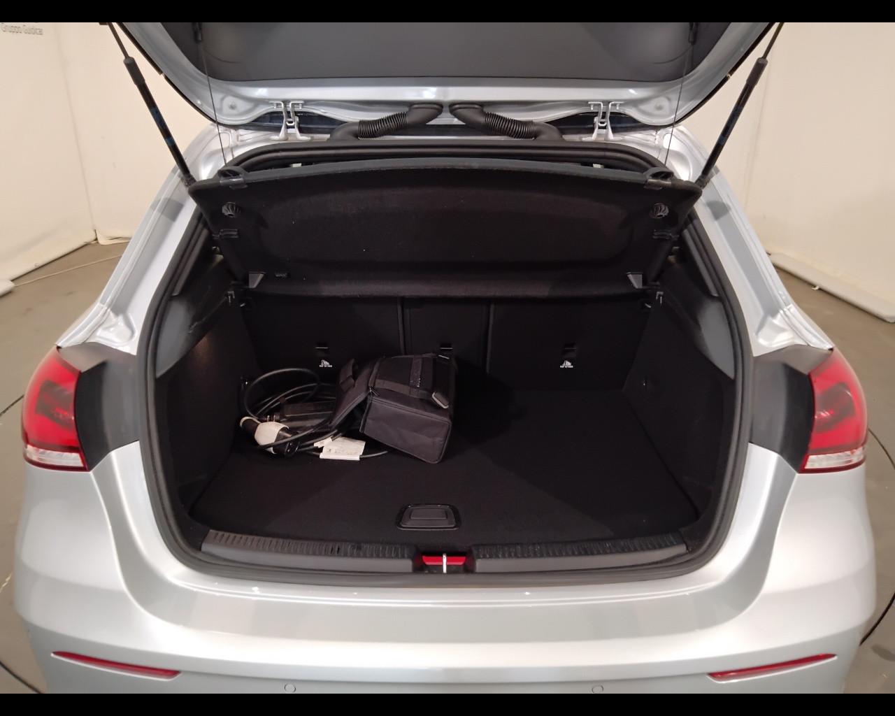 Mercedes-Benz Classe A - W177 2018 - A 250 e phev (eq-power) Premium auto
