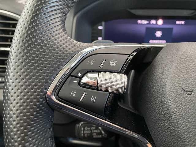 SKODA Karoq 2.0 TDI EVO SCR DSG Executive