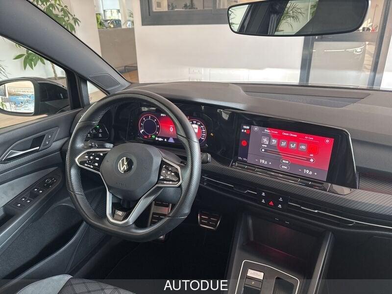 Volkswagen Golf 8 2.0 TDI R-LINE 150CV DSG