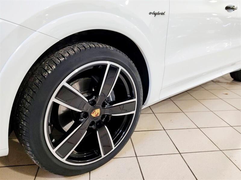 Porsche Cayenne 3.0 V6 E-Hybrid Platinum Edition