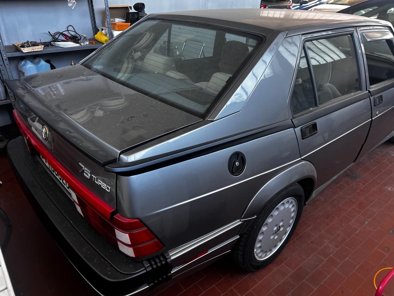 Alfa Romeo 75 1.8i turbo America