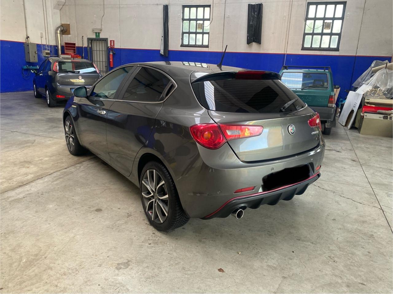 Alfa Romeo Giulietta 1.6 allest esterno quadrifoglio