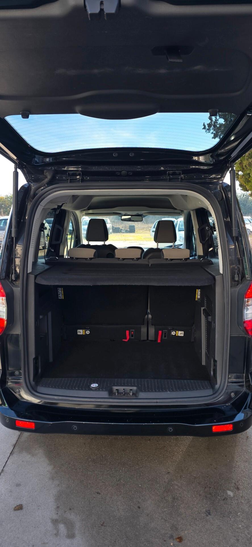 Ford Tourneo Courier 1.5 TDCI 75 CV Titanium