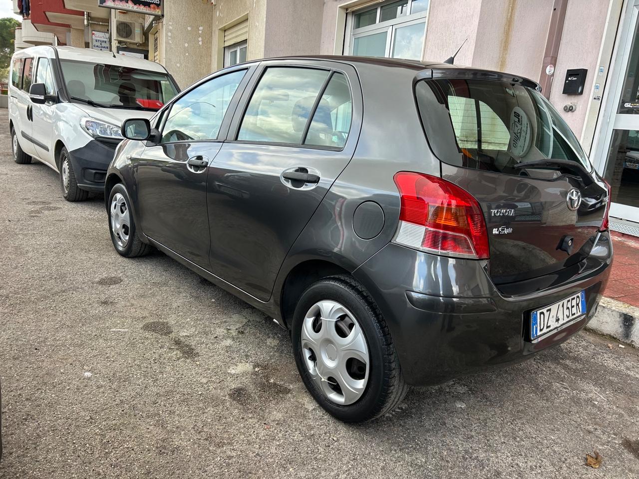 Toyota Yaris 1.0 5 porte
