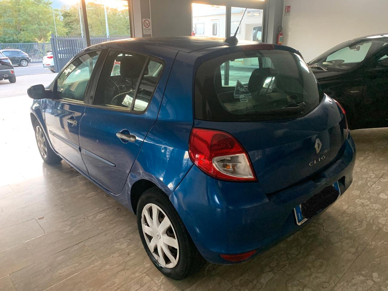 Renault Clio 1.2 16V 5 porte Automatica Dynamique