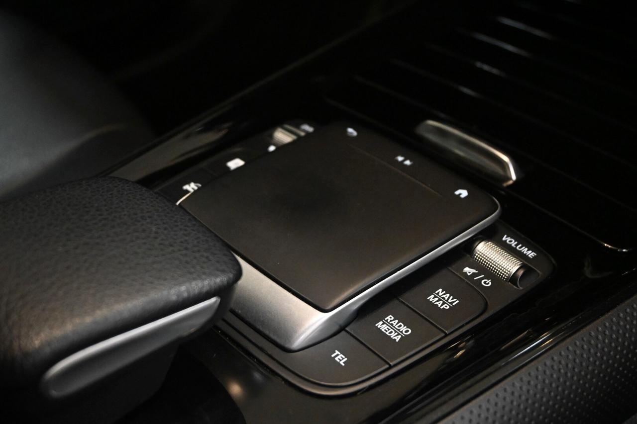 MERCEDES GLB (X247) GLB 200 d Automati...