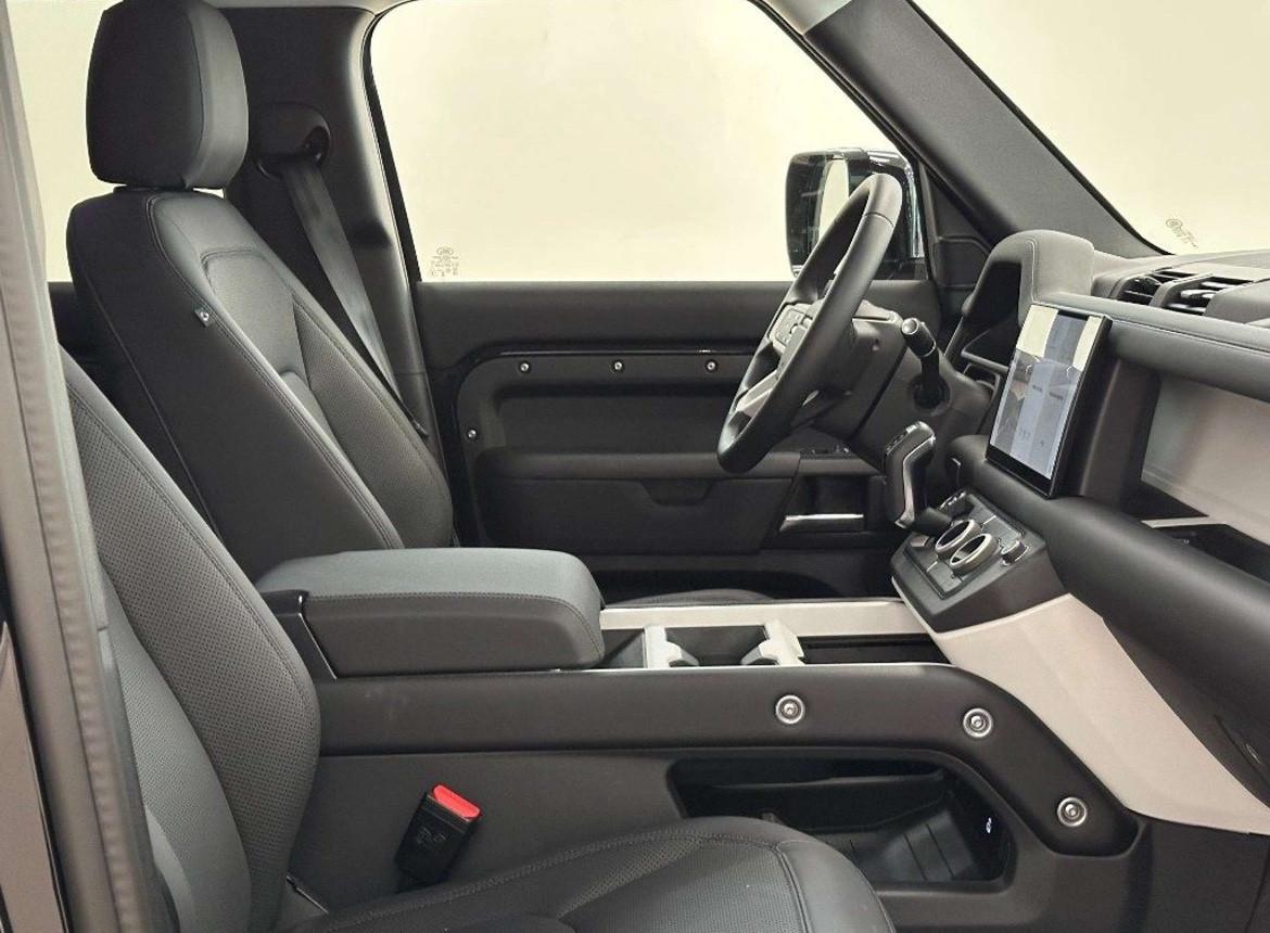 Land Rover Defender 110 3.0D I6 250 CV AWD Auto X-Dynamic NOLEGGIO 12 MESI