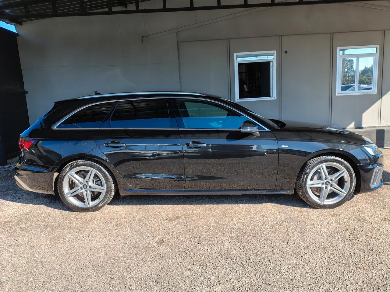 Audi A4 Avant 40 TDI quattro S tronic line edition