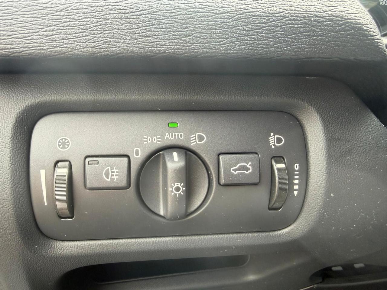 Volvo V40 D2 DISPLAY/NAVI