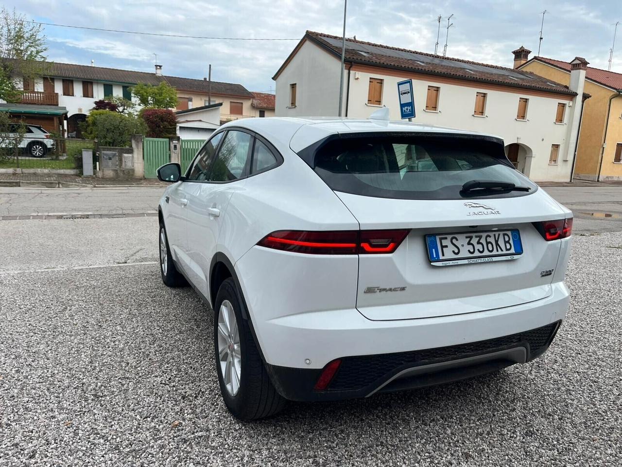 Jaguar E-Pace 2.0D 180 CV AWD aut. R-Dynamic HSE