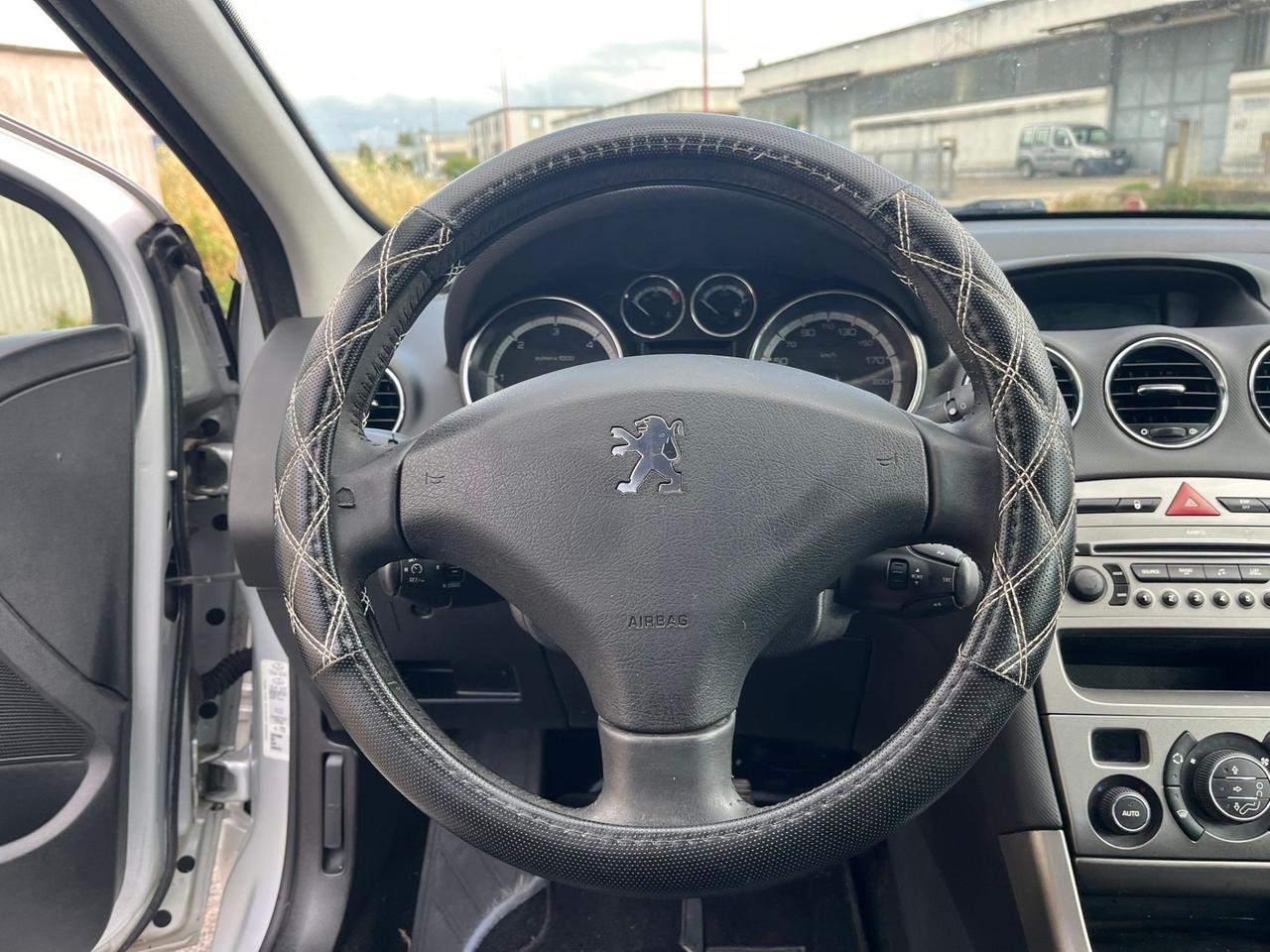 Peugeot 308 1.6 HDi 110CV 5p. Féline (6 Marce)