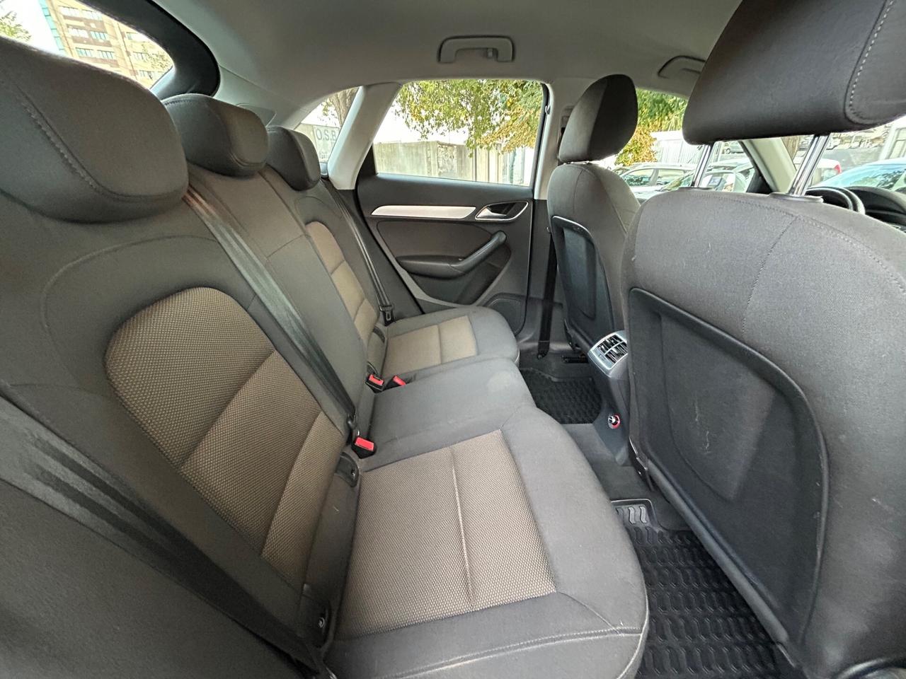 Audi Q3 TDI KM.80.000! Gancio traino