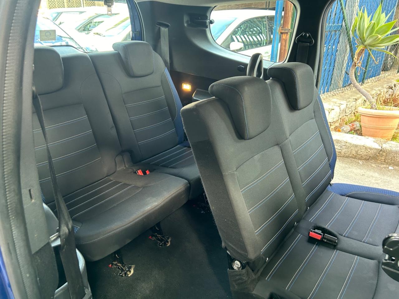 Dacia Lodgy Stepway 1.5 Blue dCi 8V 115CV 7 posti