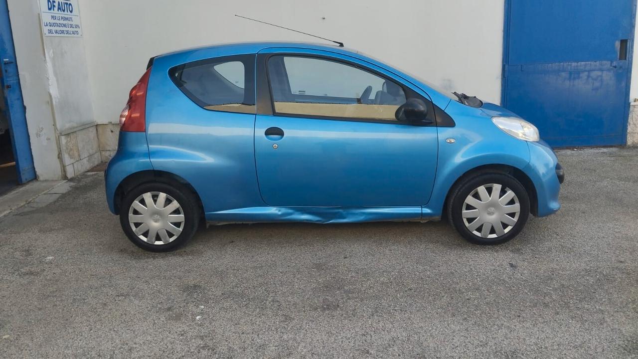Peugeot 107 1.0 68CV 3p. Sweet Years
