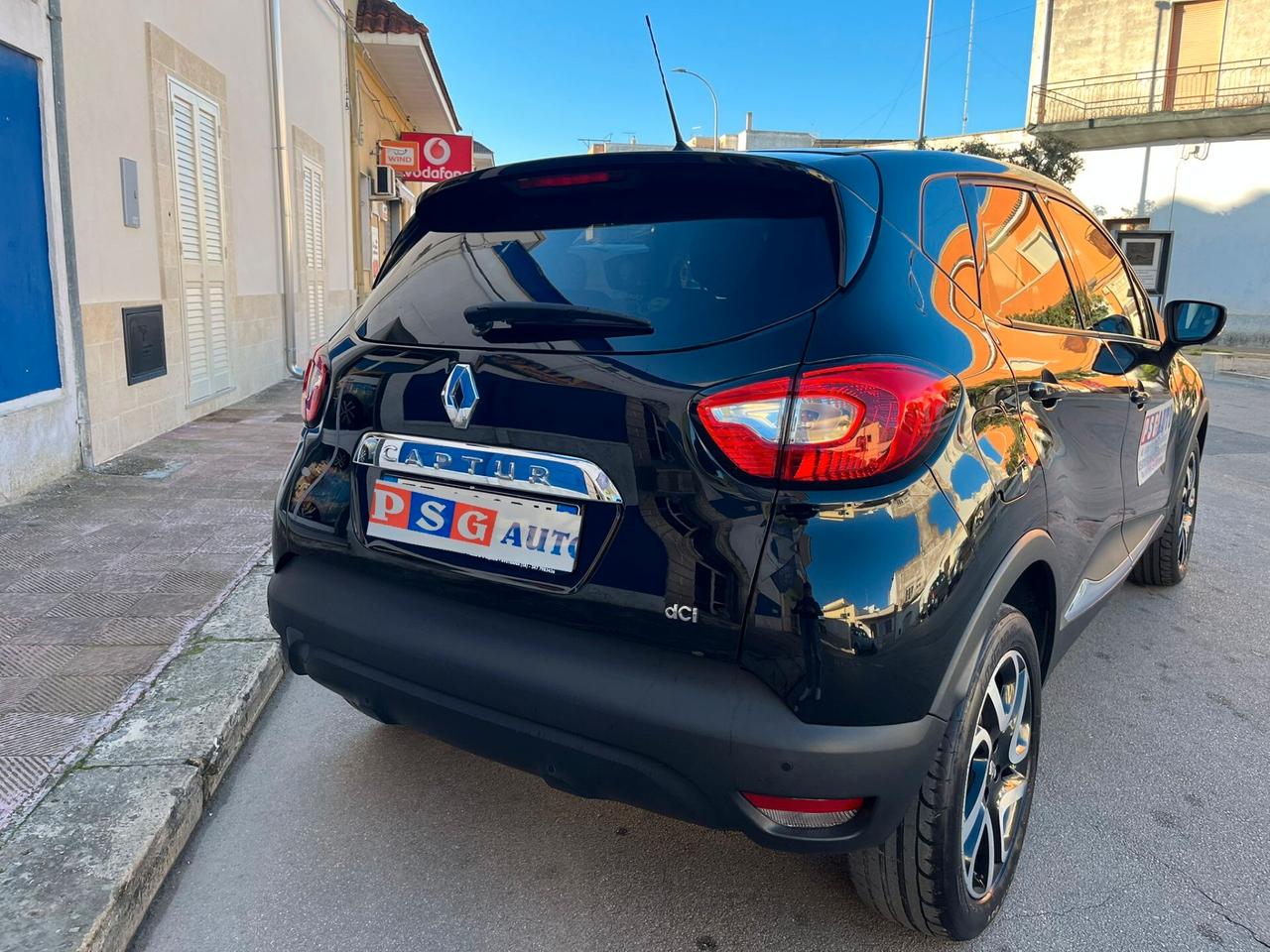 RENAULT CAPTUR 1.5 9OCV R-LINK TOP FULL NAVI RETROC DISTRIBUZ ESEGUITA