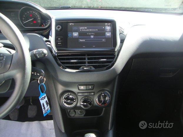 Peugeot 208 1.6 Blue-Hdi 75 CV KM.93000