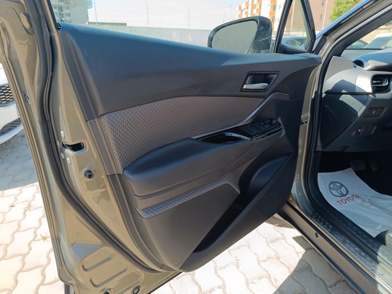 Toyota C-HR 2.0 Hybrid E-CVT Lounge