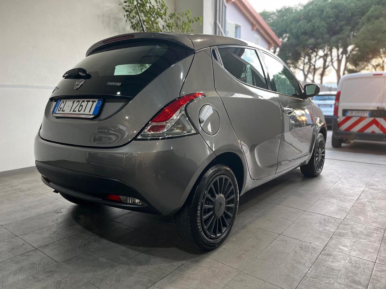 LANCIA YPSILON HYBRID 1.0 ECOCHIC *43MILAKM* *UNICOPRO*