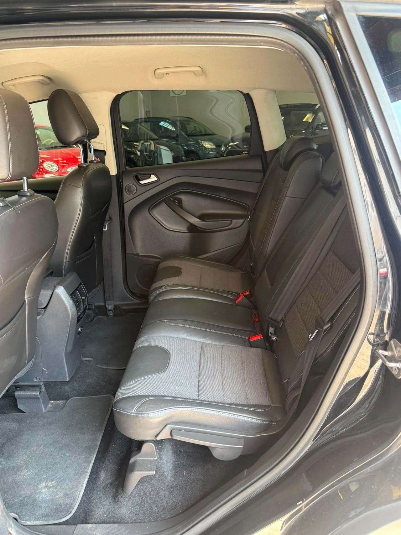 Ford Kuga 2.0 TDCI 150 CV S&S 4WD Powershift Titanium