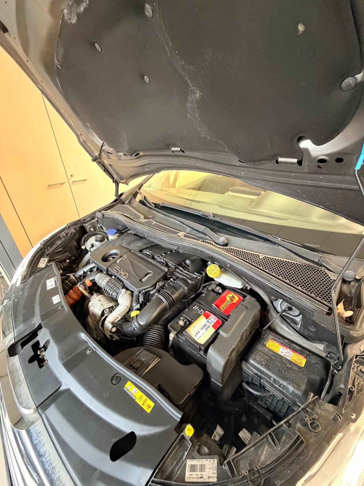 Peugeot 2008 1.6 e-HDi 92 CV Stop&Start Allure