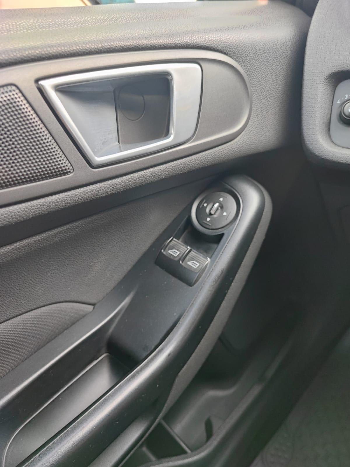 Ford Fiesta 1.4 5 porte Bz.- GPL