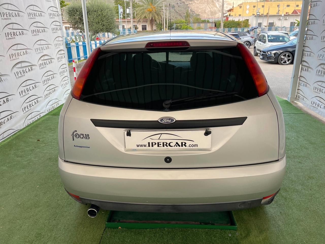 Ford Focus 1.6i 16V cat 5p. Ambiente