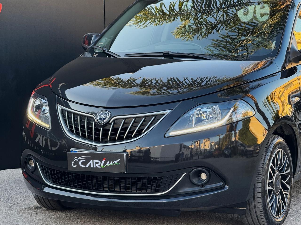 Lancia Ypsilon 1.0 Firefly Hybrid Gold Plus 70CV LED CAM