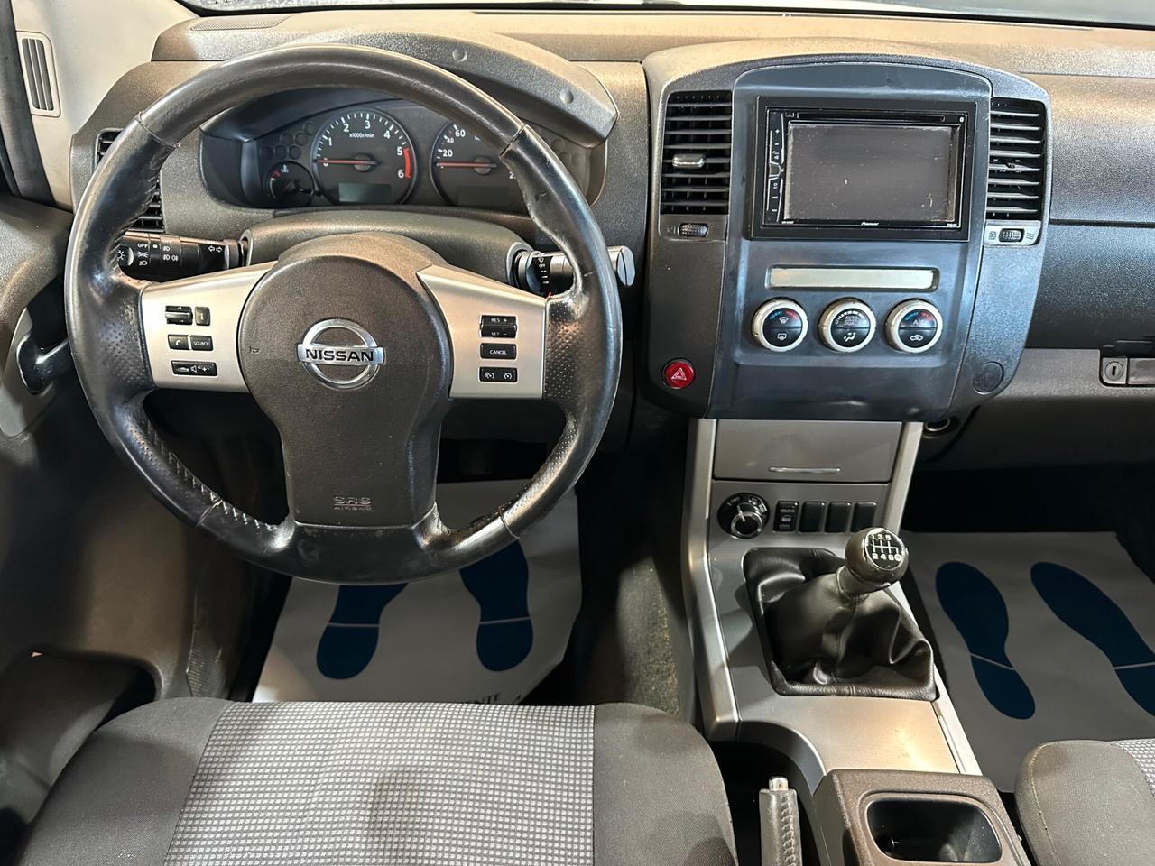 Nissan Navara 2.5 dci d.cab LE -IVA ESCLUSA