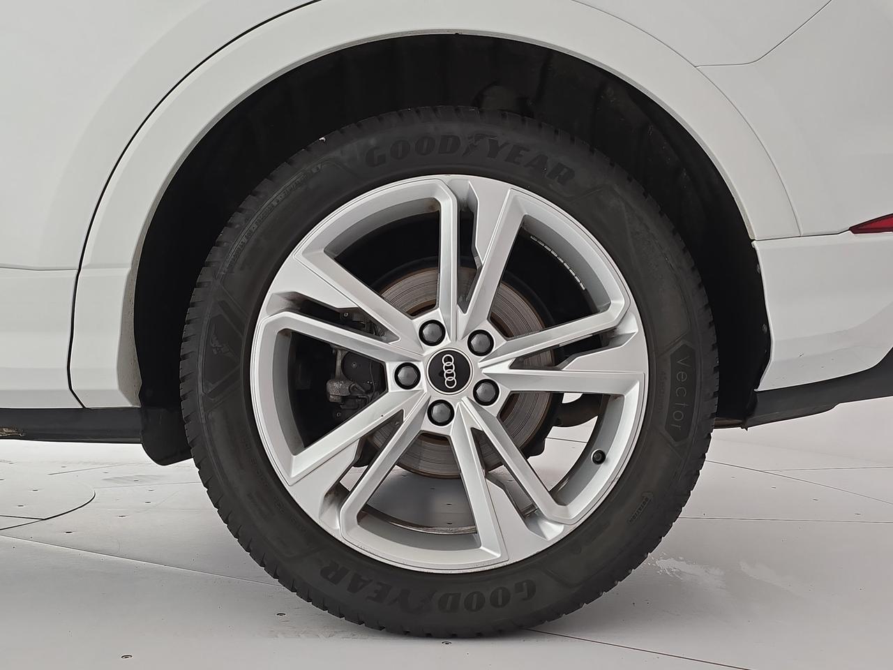 Audi Q3 35 2.0 tdi s line edition s-tronic