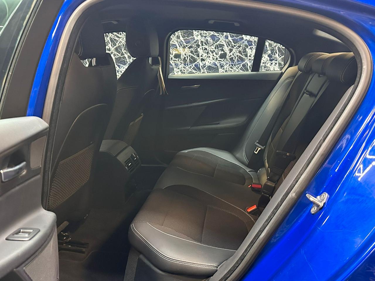 Jaguar XE 2.0 D 240 CV AWD aut. R-Sport