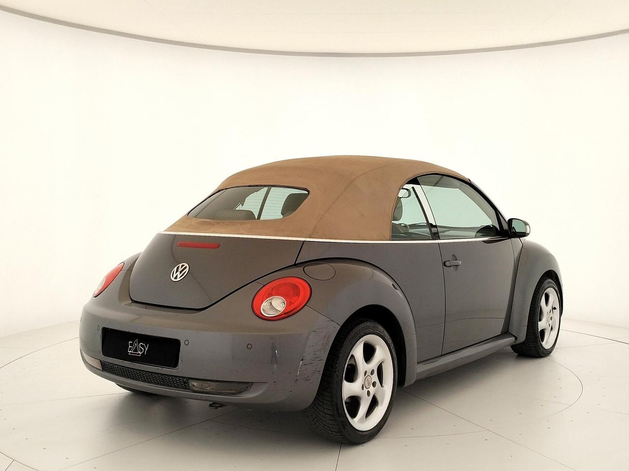 Volkswagen New Beetle 2.0 Cabrio aut.