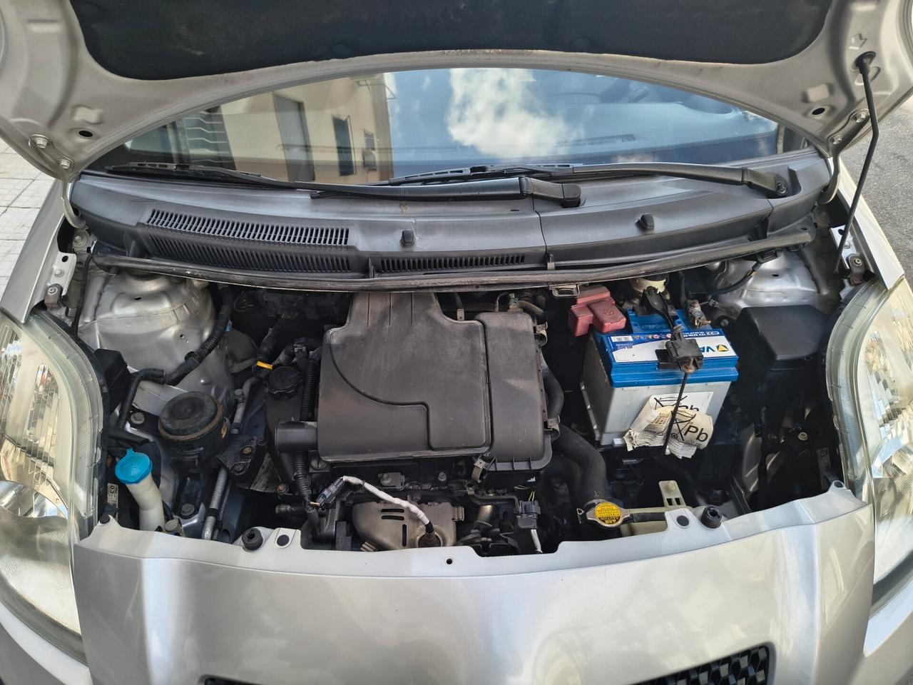 Toyota Yaris 1.0 5 porte