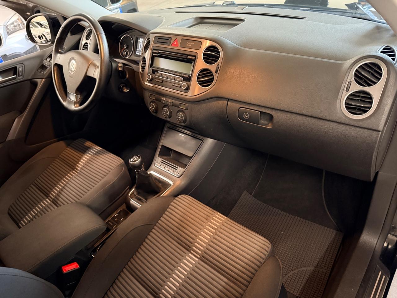 Volkswagen Tiguan 2.0 16V TDI DPF Sport & Style (18°)