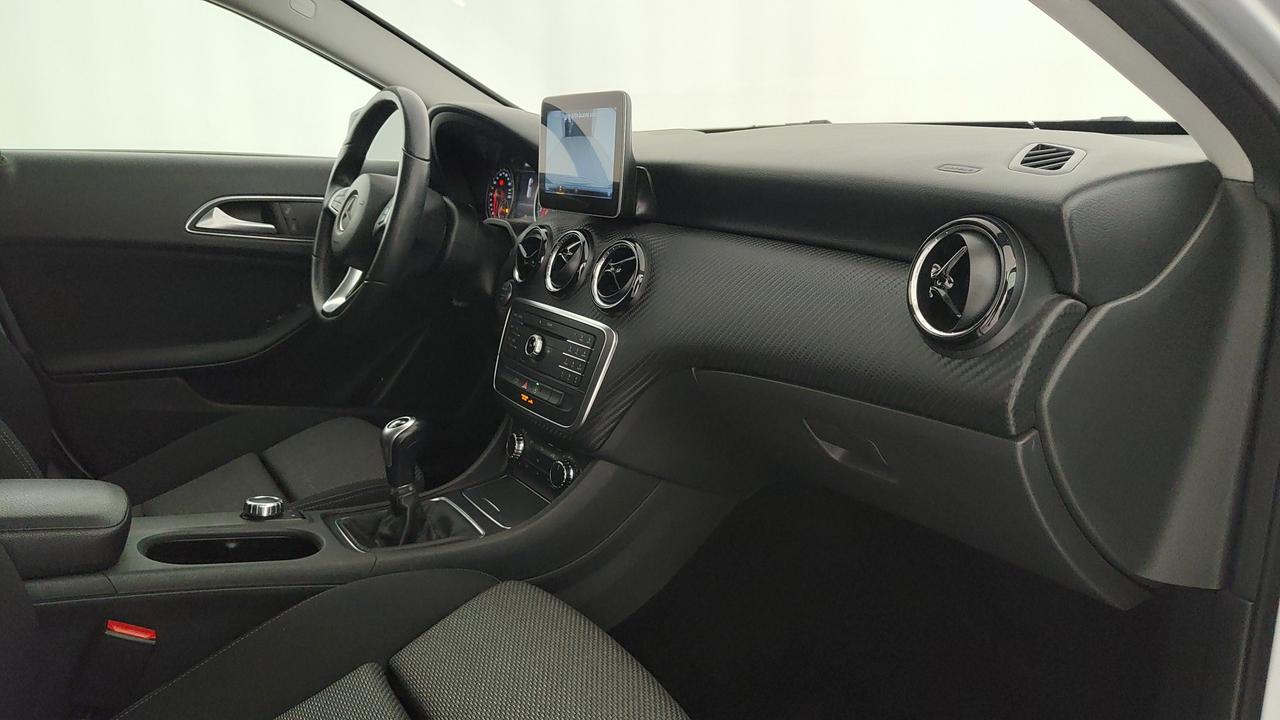 Mercedes-Benz GLA 180 Business