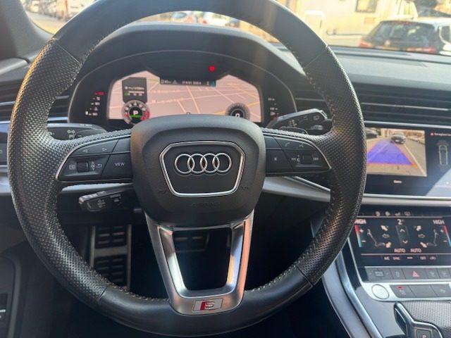 AUDI Q8 55 TFSI quattro tiptronic S-LINE