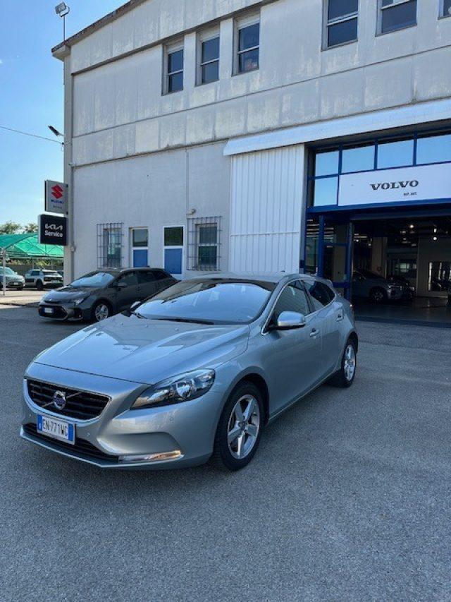 VOLVO V40 D3 Geartronic Momentum