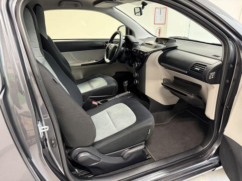 Toyota iQ iQ 1.0 Lounge (high) CVT