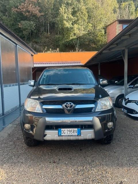 Toyota Hilux 3.0 D-4D 4WD 4p. Double Cab SR