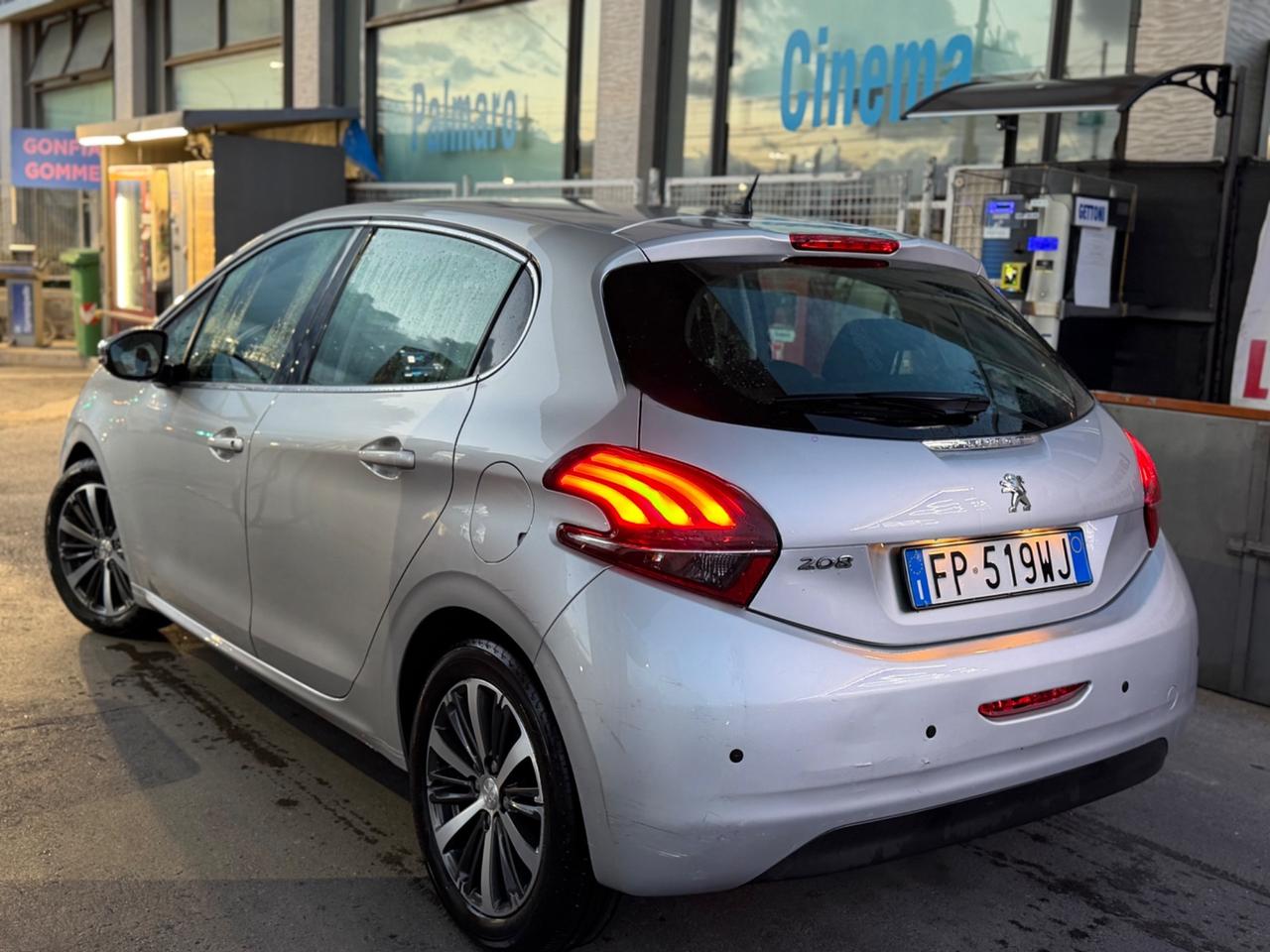 Peugeot 208 1.6hdi 75cv allure - 2018 km certificati