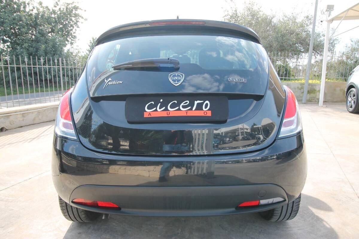 Lancia Ypsilon 1.0 5p Hybrid Silver |2022