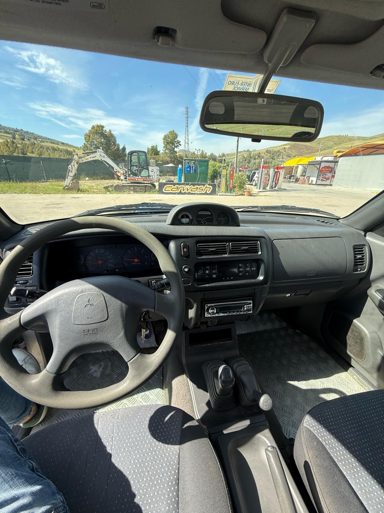 Mitsubishi L200 2.5 TDI 4WD Club Cab Pick-up GLS