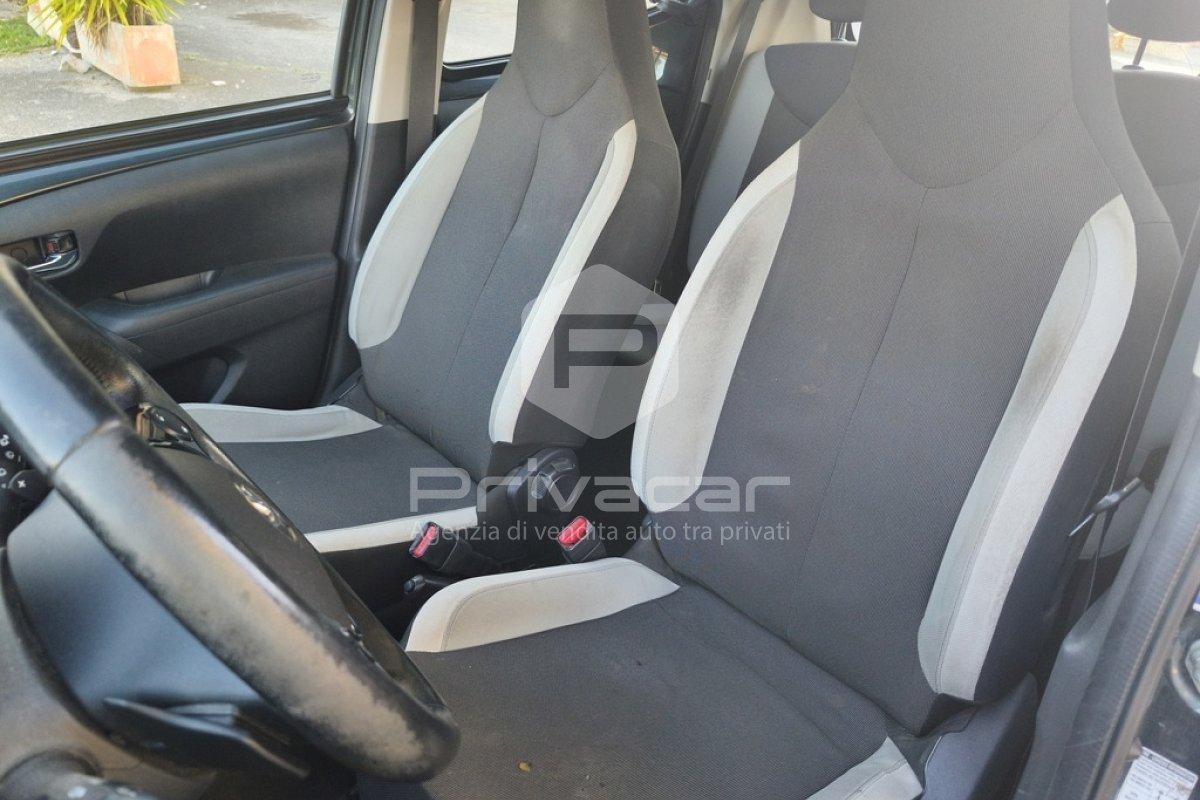 TOYOTA Aygo 1.0 VVT-i 69 CV 5 porte x-business MMT