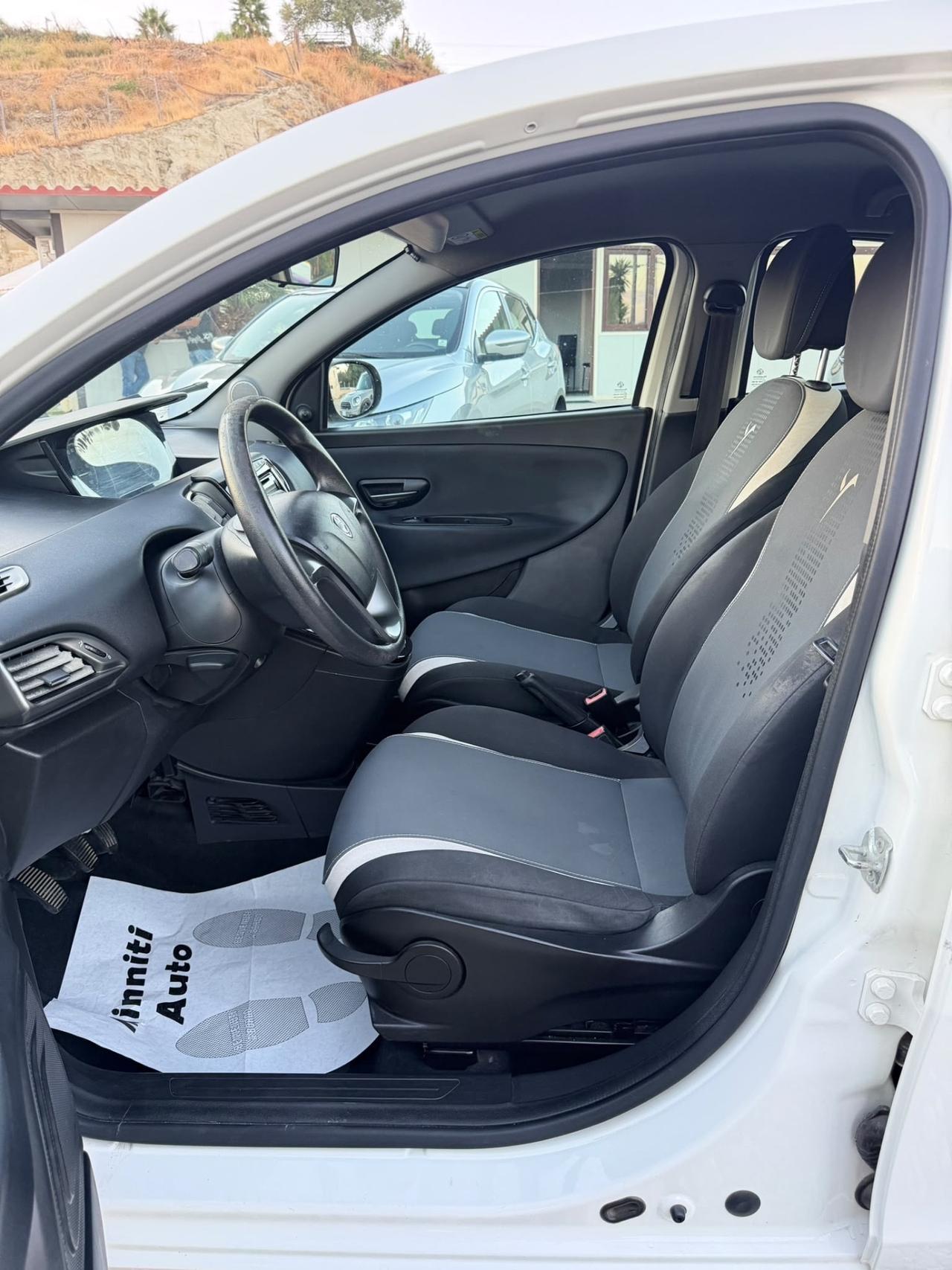 Lancia Ypsilon 1.3 MJT 16V 95 CV 5 porte S&S Gold