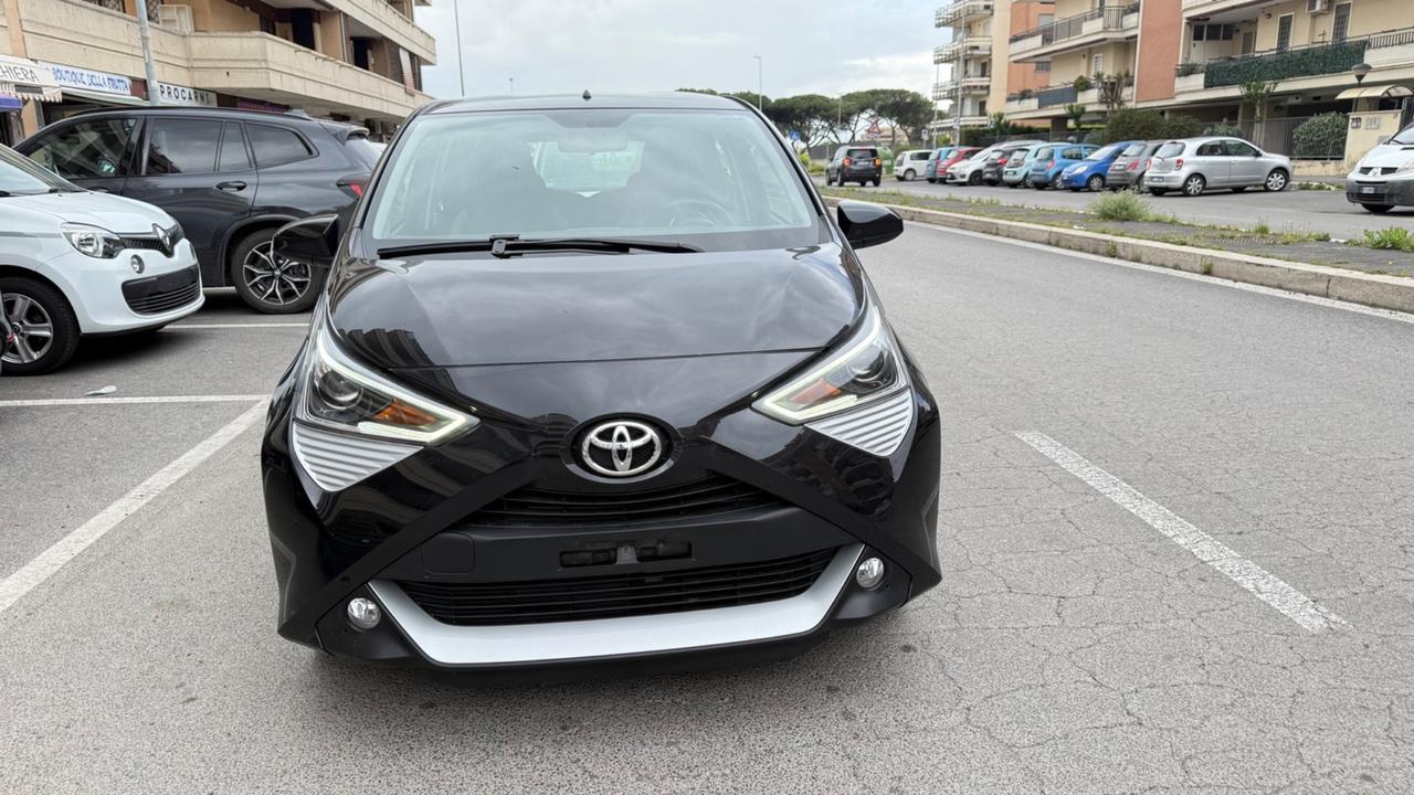 Toyota Aygo Connect 1.0 VVT-i 72 CV 5 porte x-cool LED NAVI CAR PLAY PDC BLUETOOTH CERCHI 16